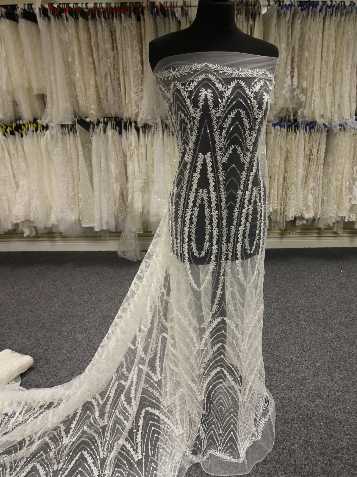 Elfenbeinfarbene bestickte Spitze – Gardenie