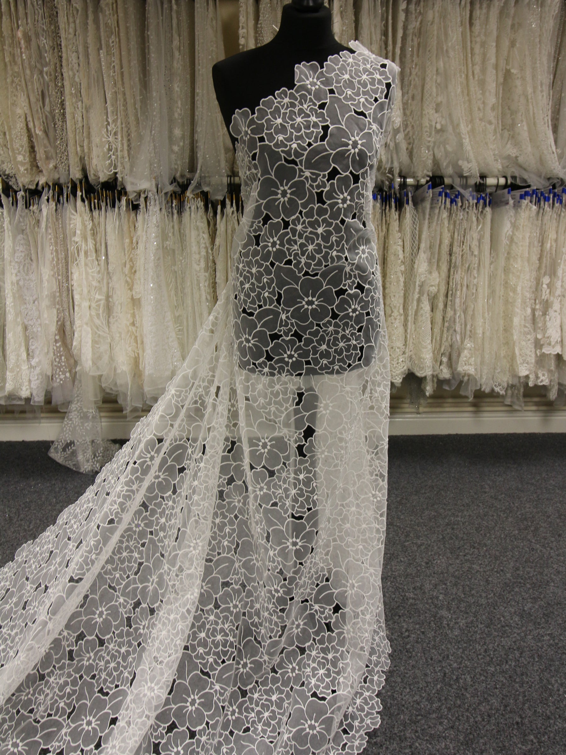 Elfenbeinfarbene Organza-Spitze – Khalisi