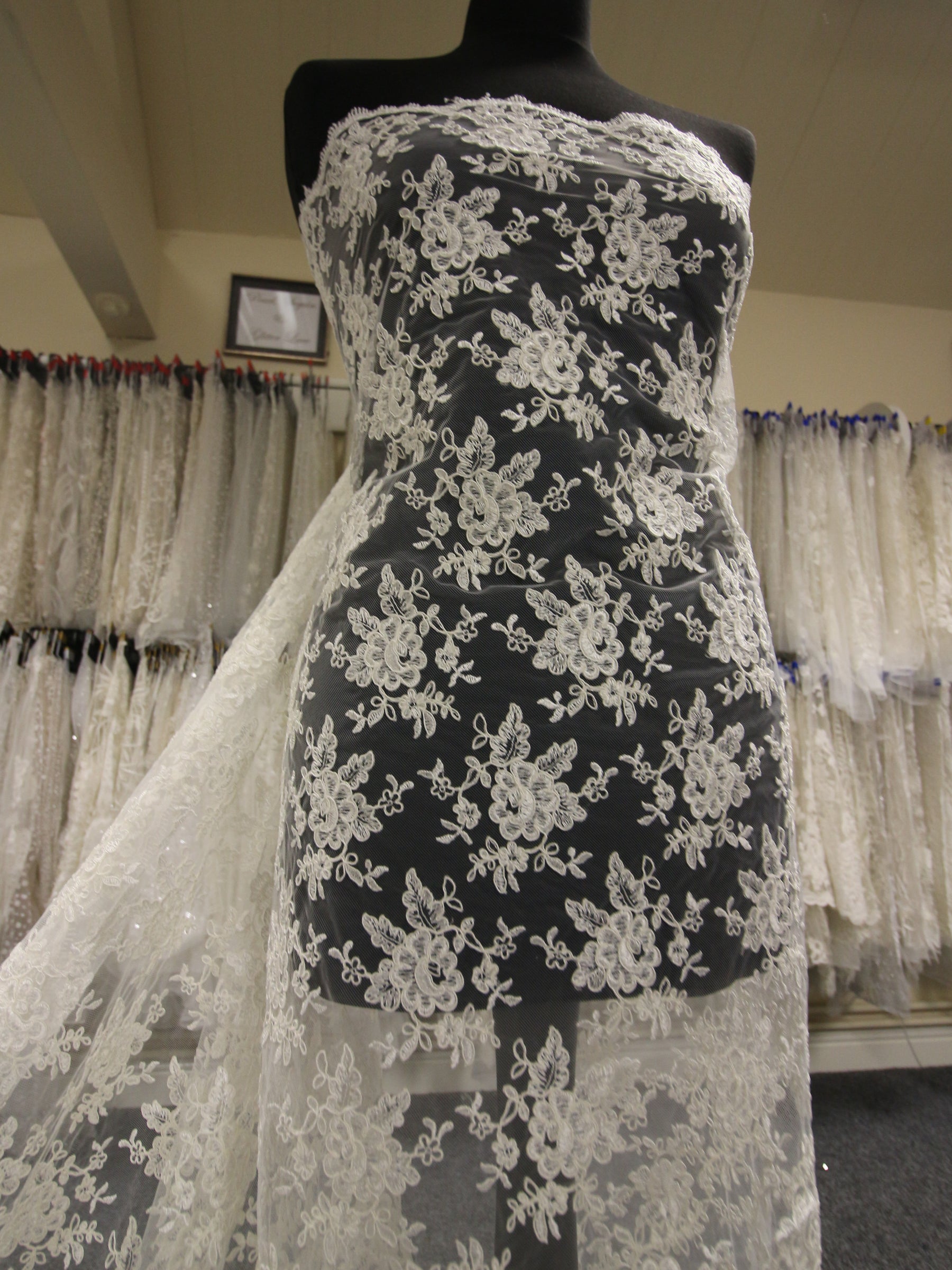 Elfenbeinfarbene Kordelspitze – Philippa