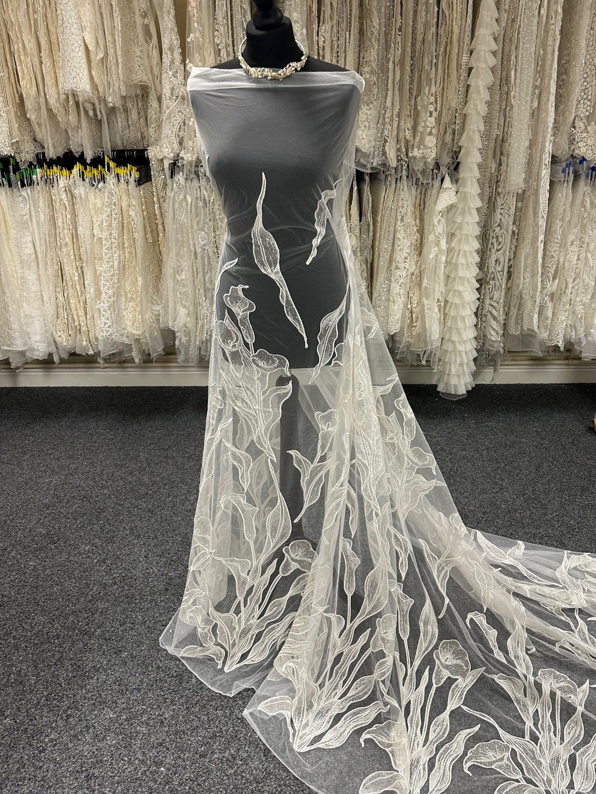 Elfenbeinfarbene bestickte Glitzerspitze – Ariadne