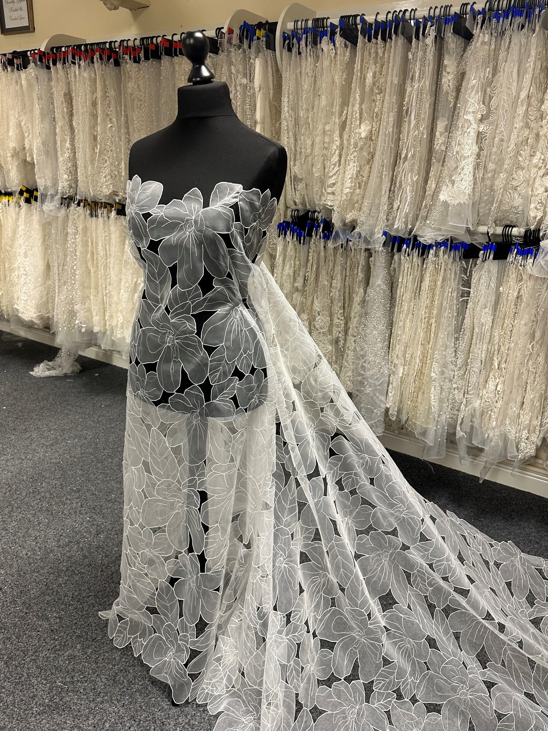 Elfenbeinfarbene Organza-Spitze – Jerza
