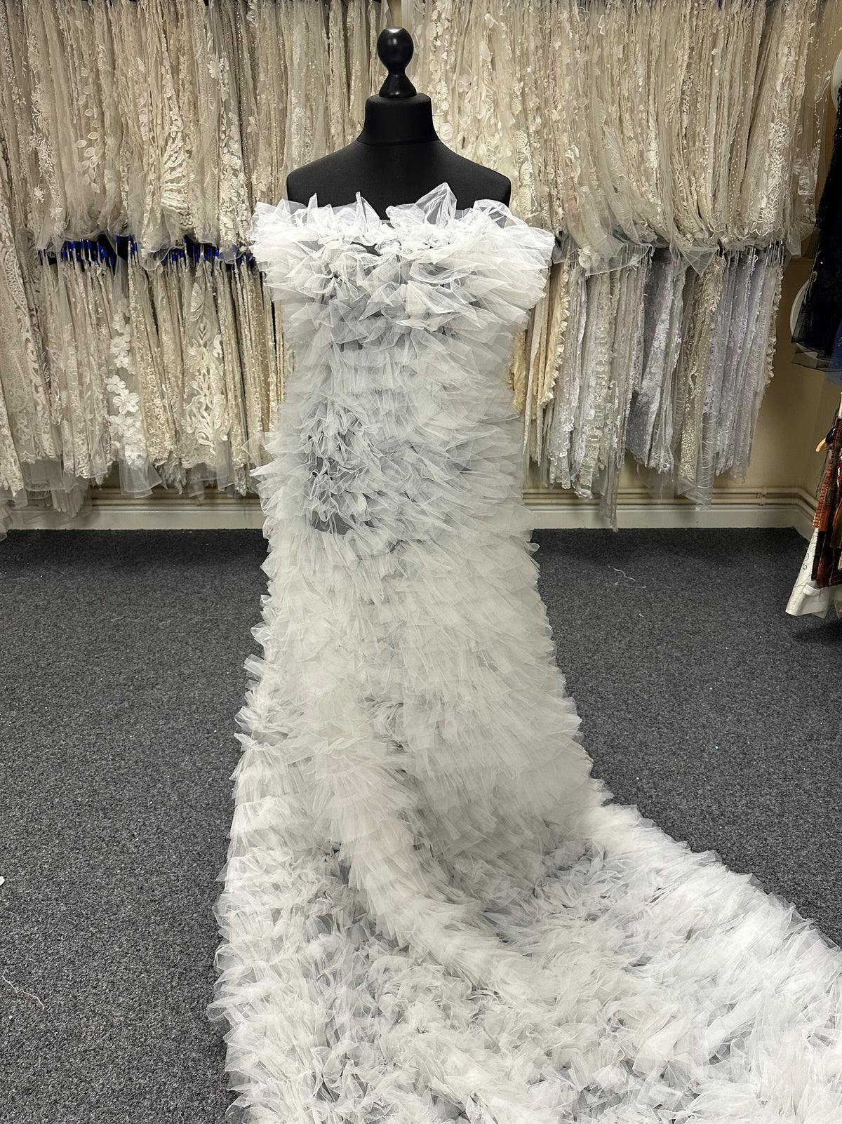 Elfenbeinfarbener Plissee-Tüll – Audrinna