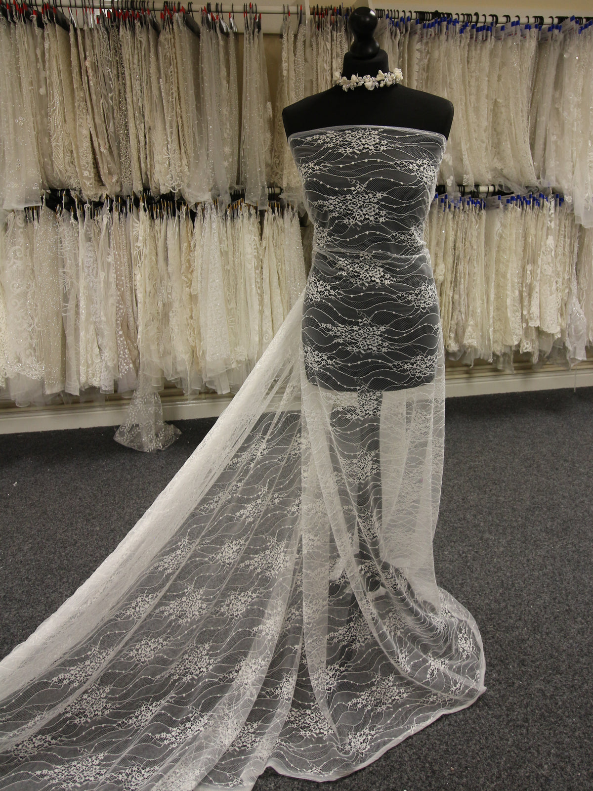 Elfenbeinfarbene Raschelspitze – Clarisse