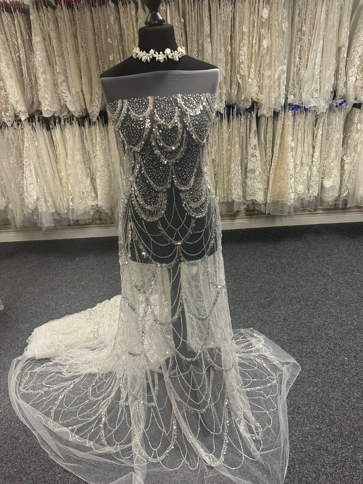 Elfenbeinfarbene Paillettenspitze – Zazzi