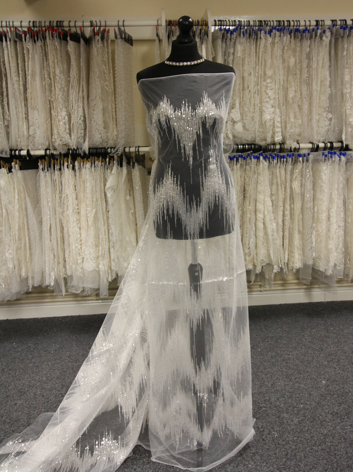 Elfenbeinfarbene Paillettenspitze – Twilight