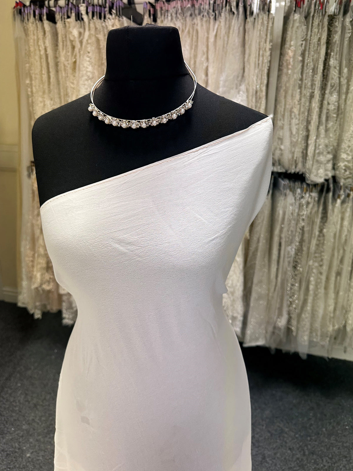 Elfenbeinfarbener Viskosekrepp - Prominence