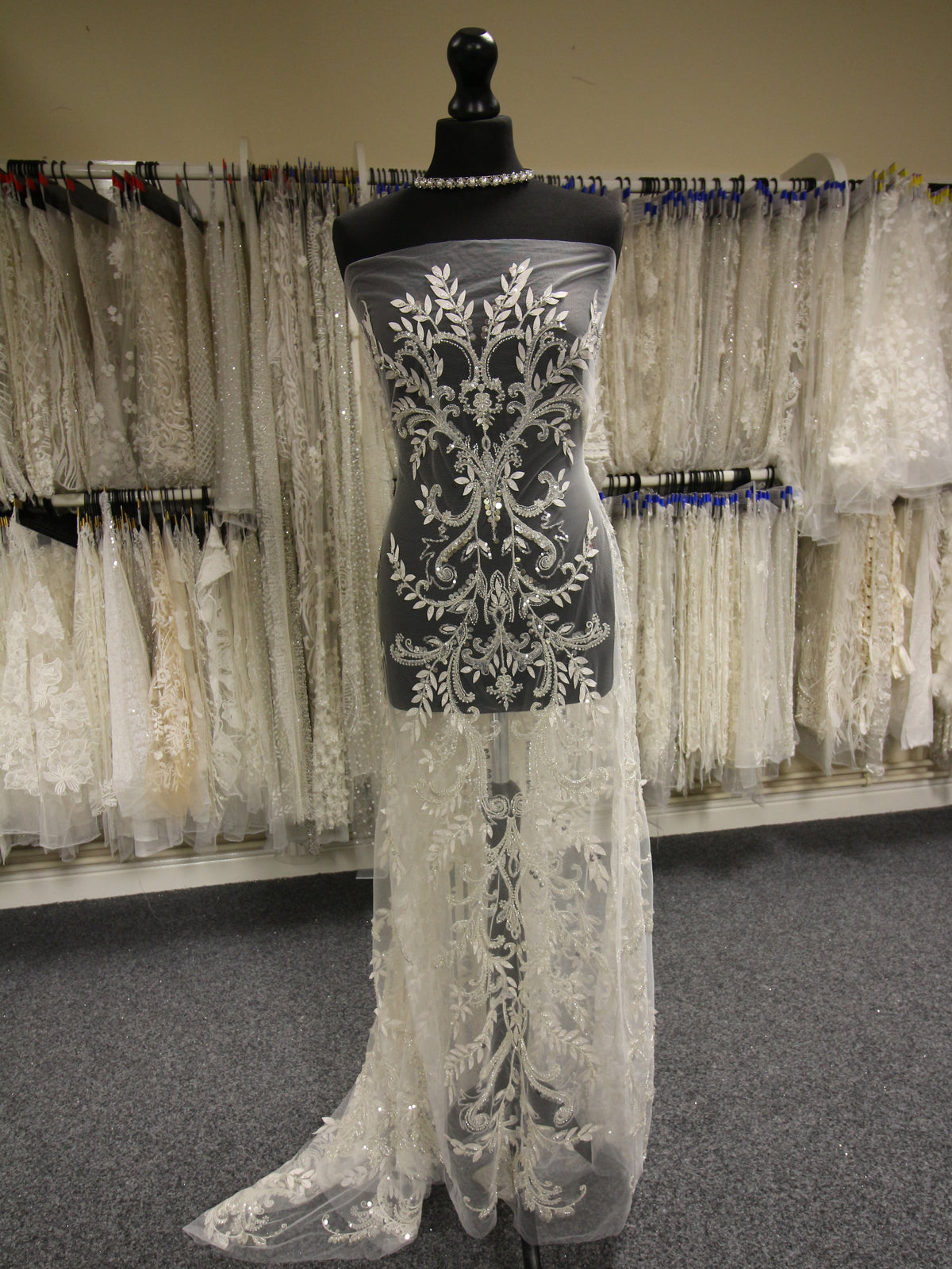 Elfenbeinfarbene Perlen-Vintage-Spitze – Jutta