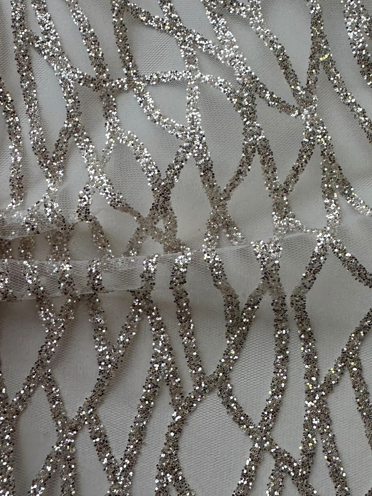 Elfenbeinfarbener Glitzertüll – Sparta