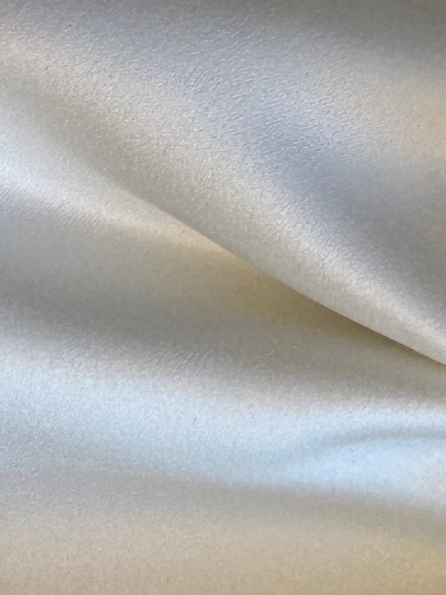 Elfenbeinfarbener Polyestersatin – Mystique