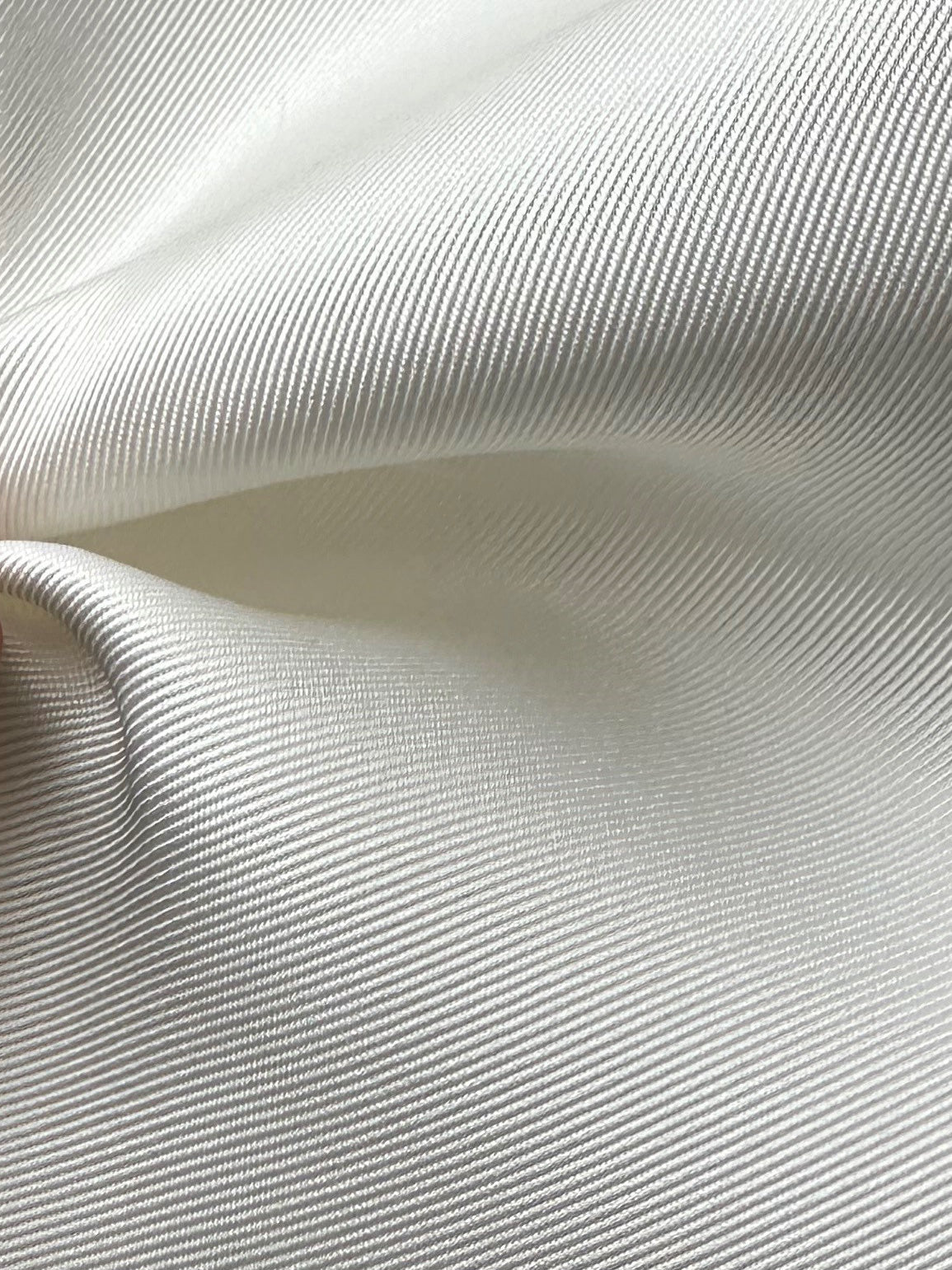 Elfenbeinfarbener Mikado aus Seidenmischung – Overlord