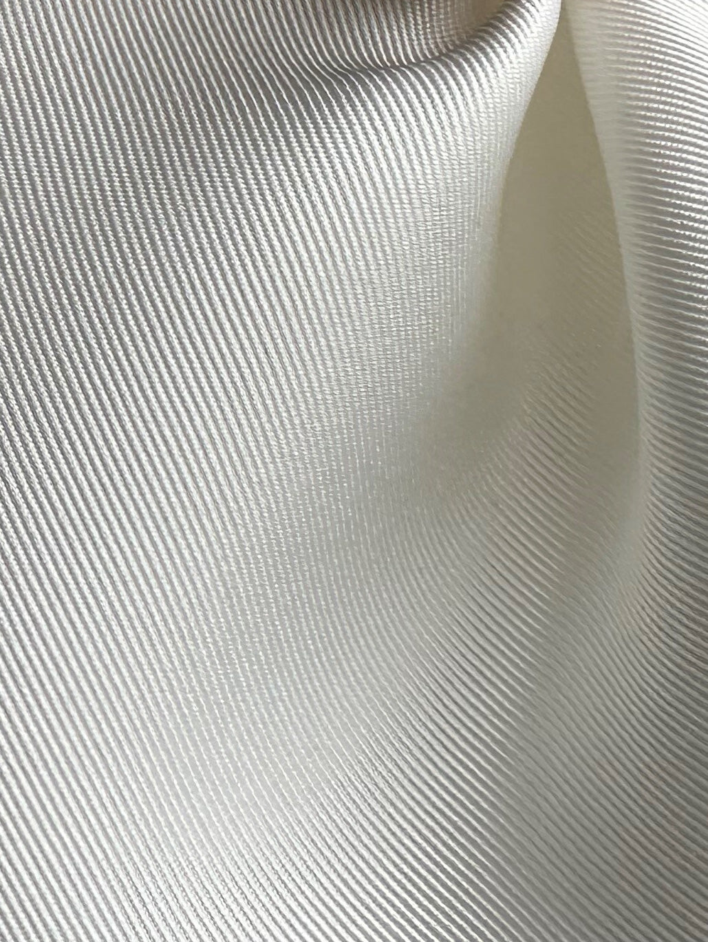 Elfenbeinfarbener Mikado aus Seidenmischung – Overlord