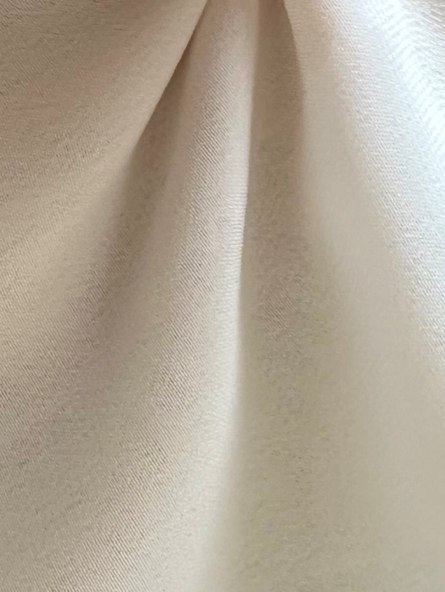 Elfenbeinfarbener Polyester-Chiffon – Ballerina