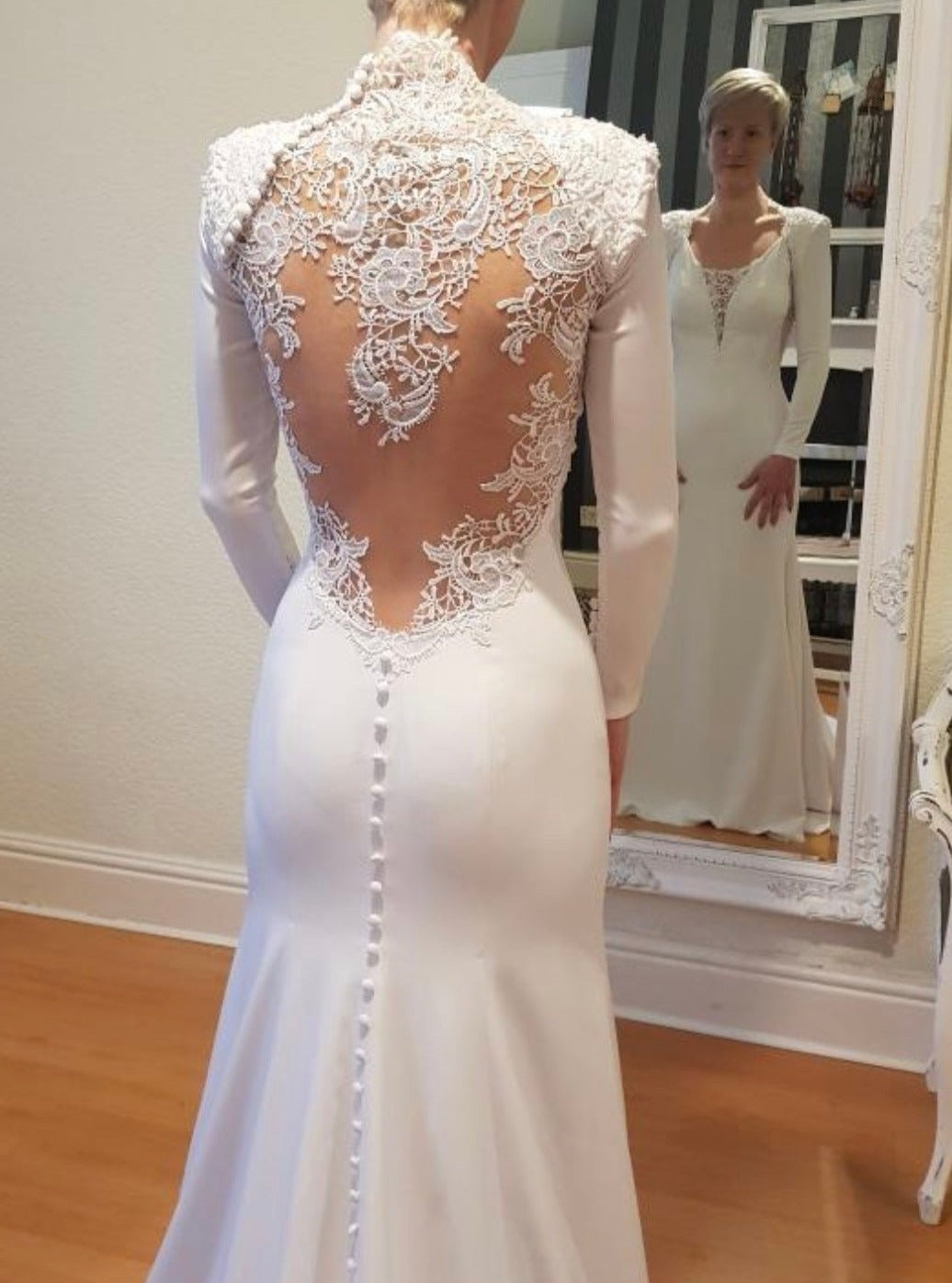 Weißer Polyester-Stretch-Krepp – Compassion