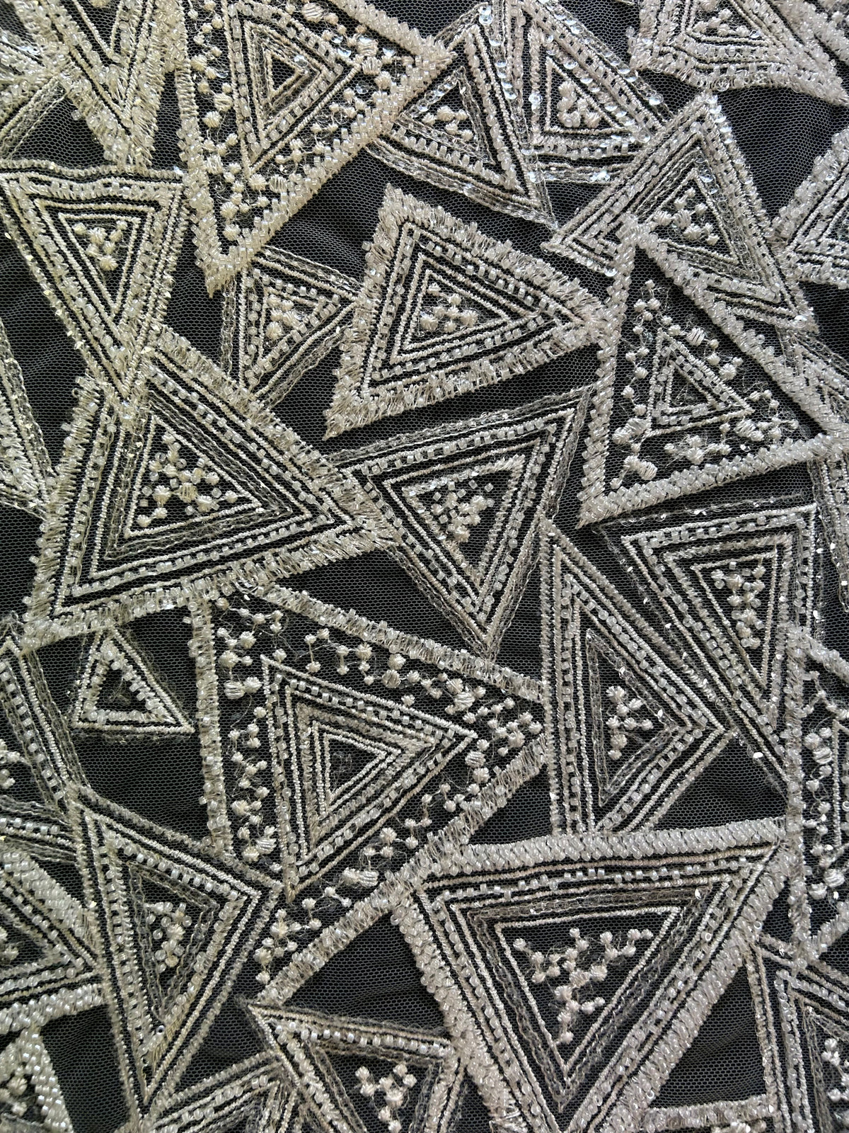 Elfenbeinfarbene Perlenspitze – Lia