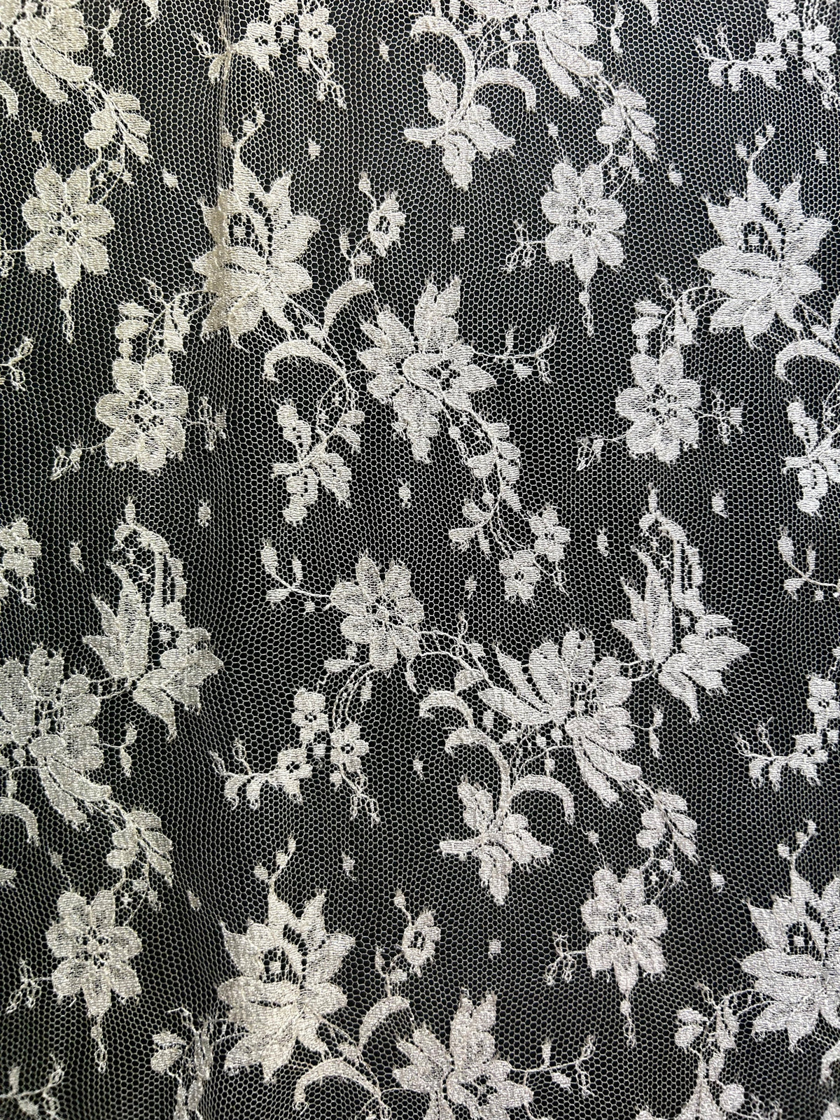 Elfenbeinfarbene Chantilly-Spitze – Micola