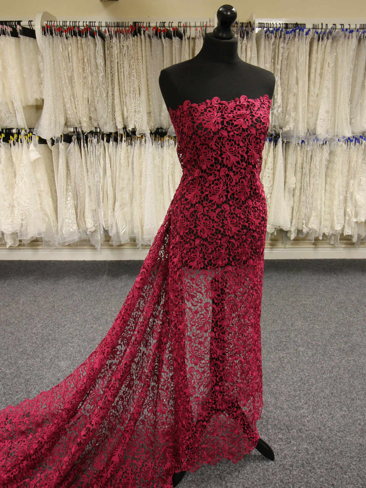 Magentafarbene Guipure-Spitze – Reese