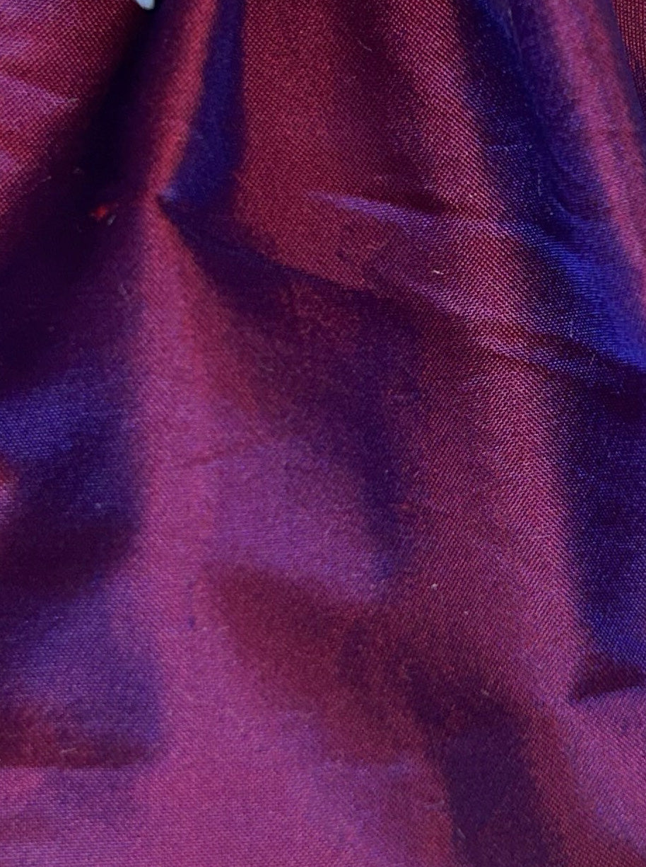 Magentafarbener Seidentaft – Debutante