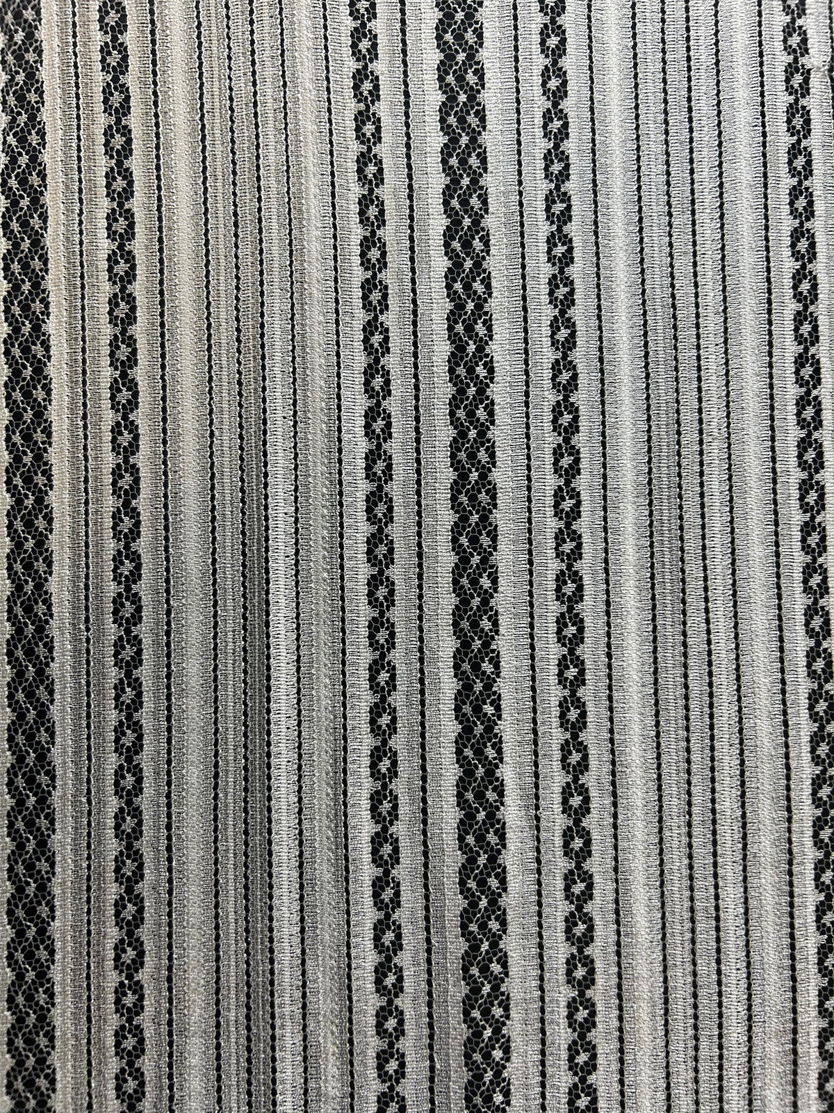 Elfenbeinfarbene Chantilly-Spitze – Magnesio