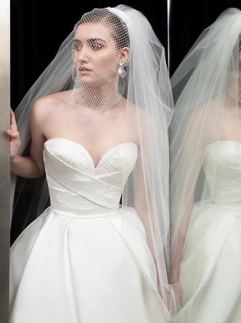 Weißer Knittersatin - Magnitude