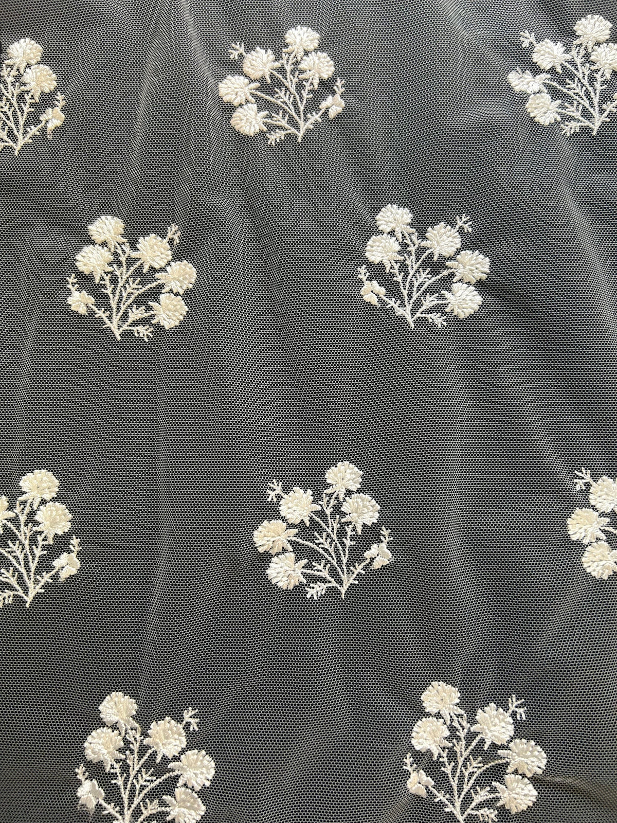 Elfenbeinfarbene bestickte Spitze – Mary