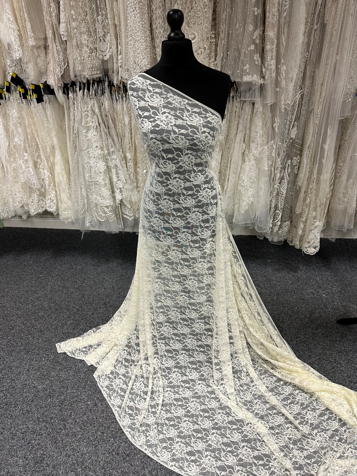 Elfenbeinfarbene Raschel-Stretchspitze – Matina