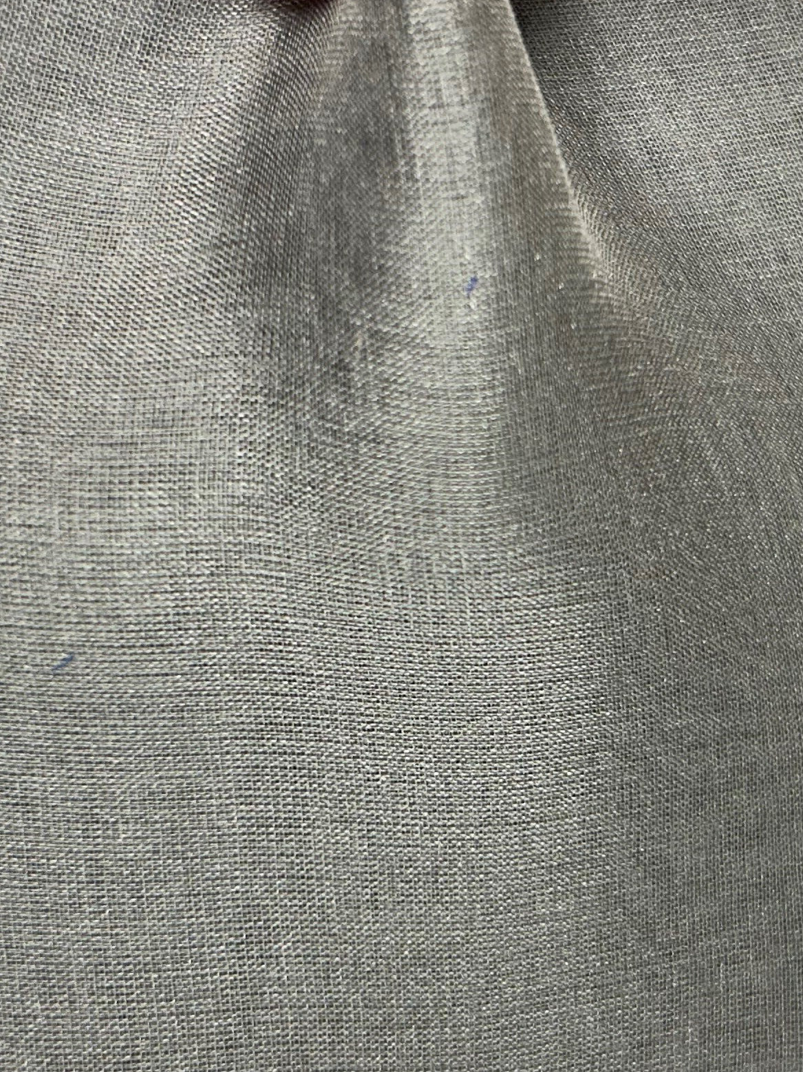 Metallgrauer Seidenchiffon – Tempest