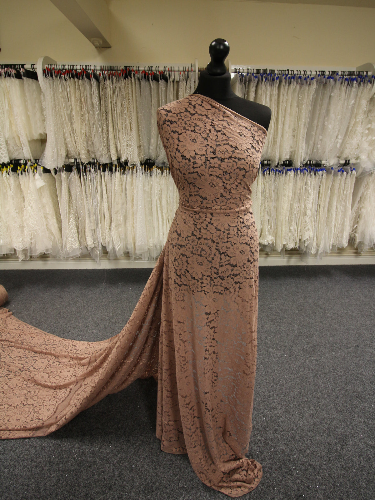 Antike Rosenspitze – Hannah