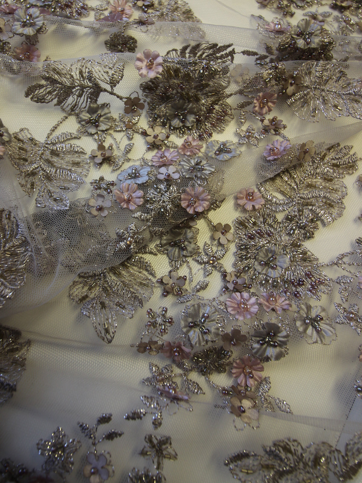 Nerzfarbene 3D-Spitze – Johnnie