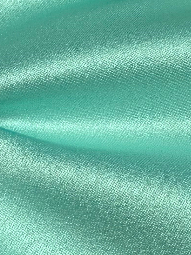 Mintgrüner Polyestersatin – Classique