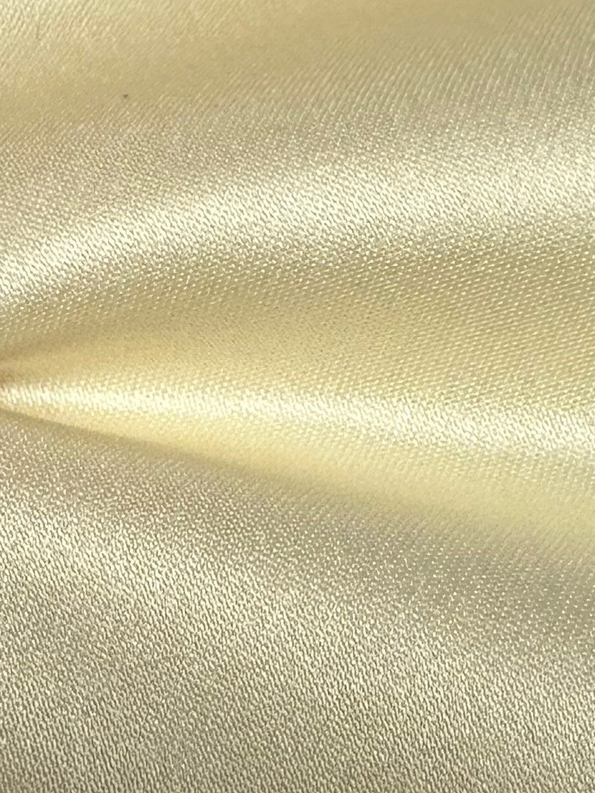 Senfgelber Polyestersatin – Classique