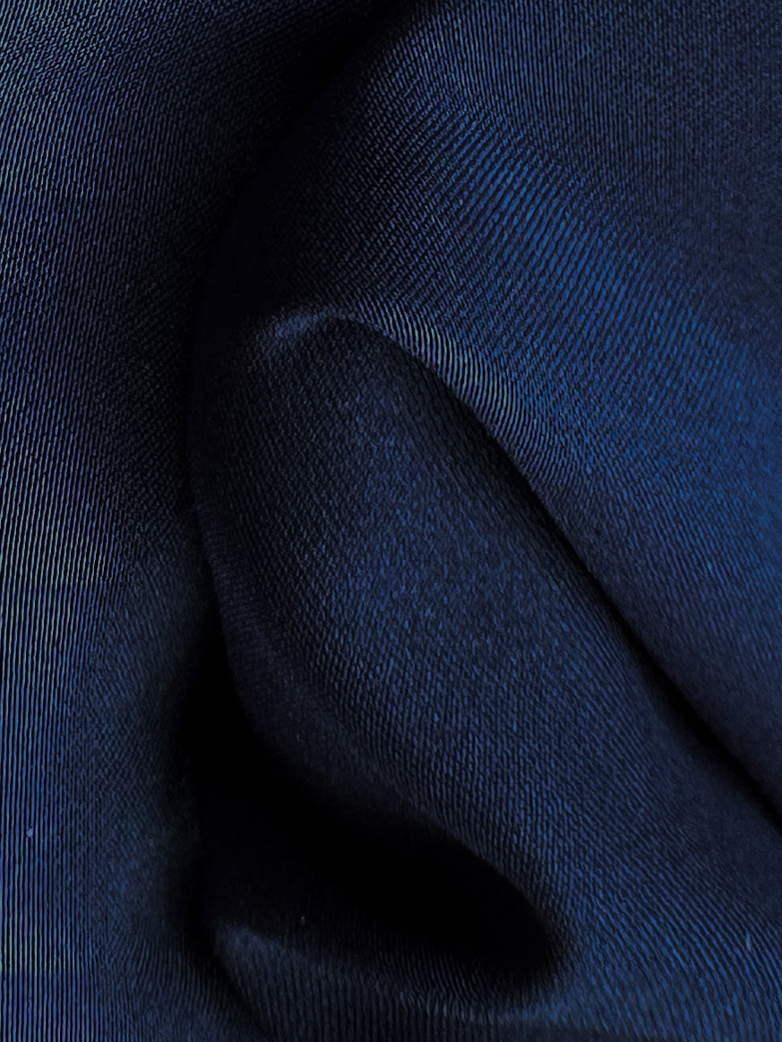 Marineblauer Polyester-Satin – Hubris