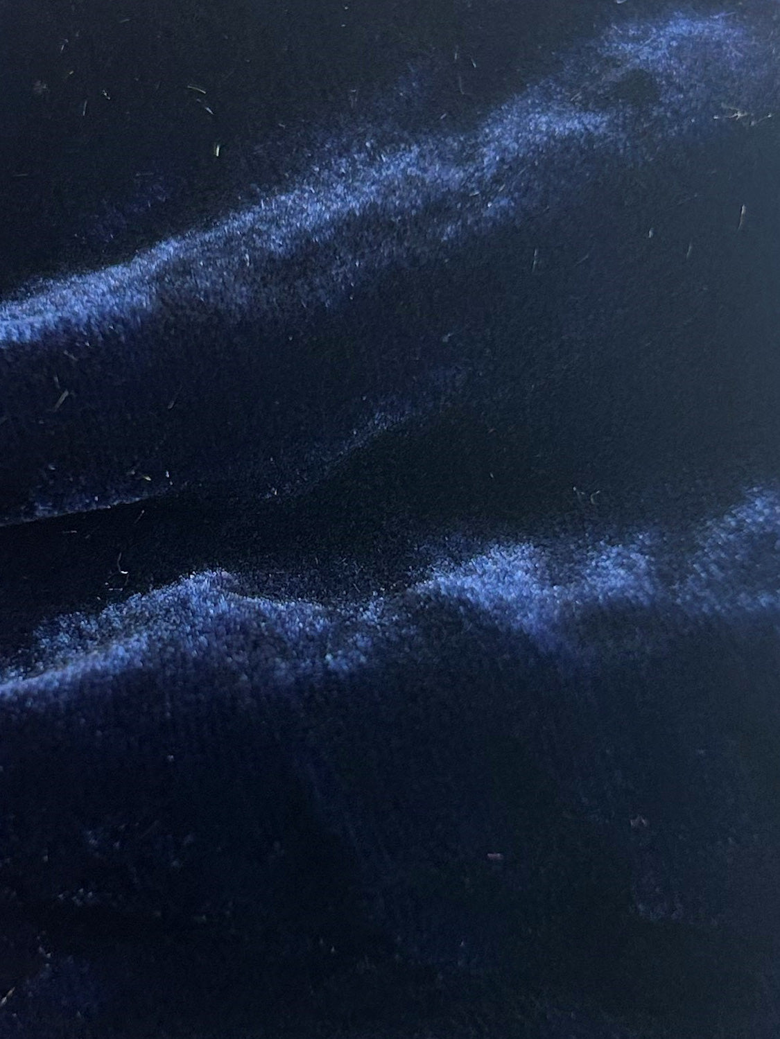 Marineblauer Seidensamt - Vogue