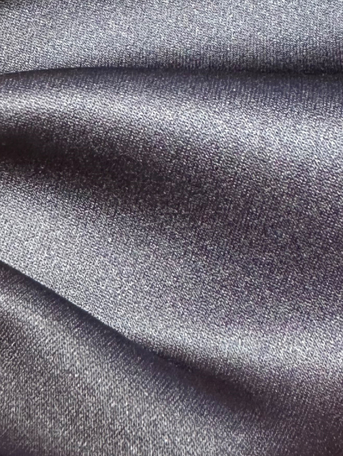 Marineblauer Polyestersatin – Classique