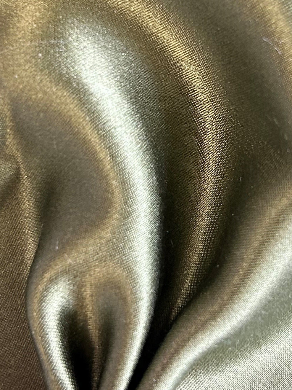 Olivgrüner Seidensatin - Magnifique
