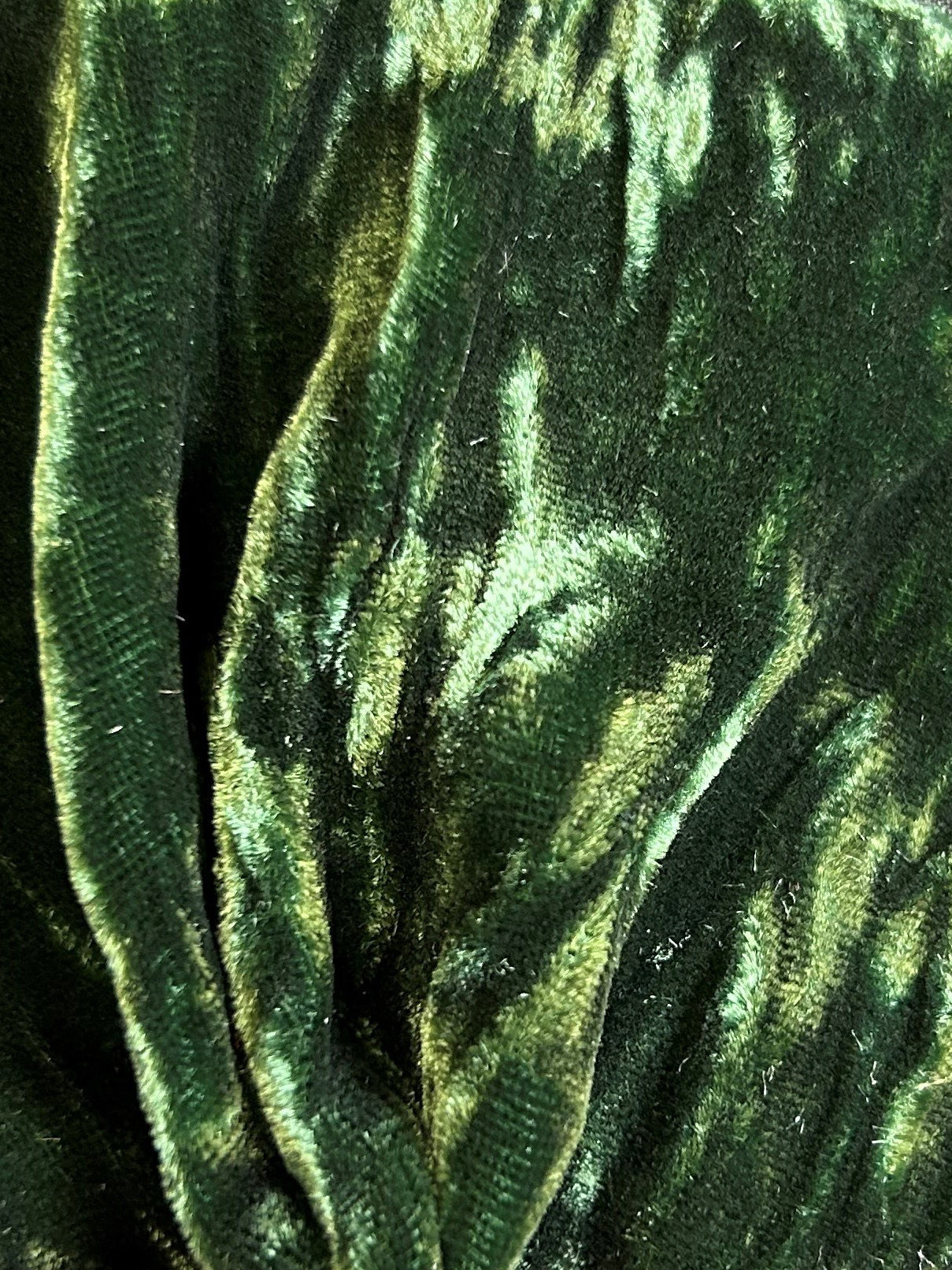 Olivgrüner Seidensamt - Ruffle