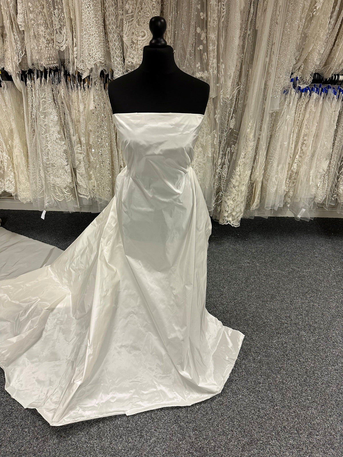 Elfenbeinfarbener Seidentaft - Ollie