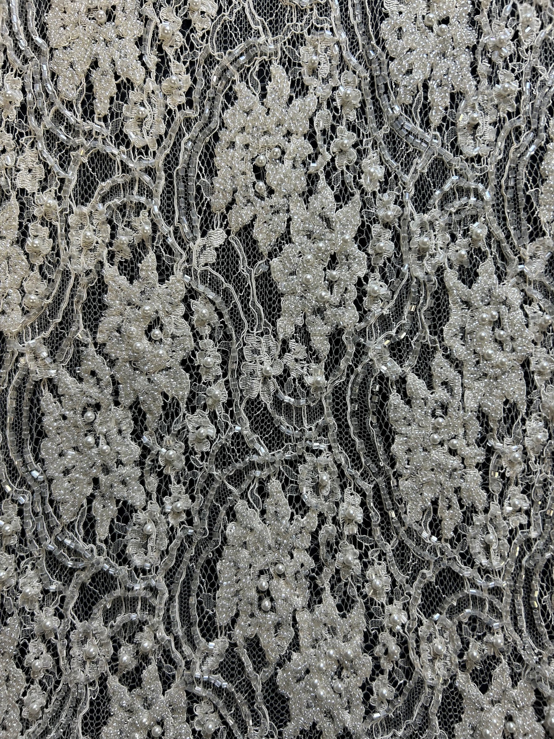 Elfenbeinfarbene Chantilly-Spitze – Ophelia