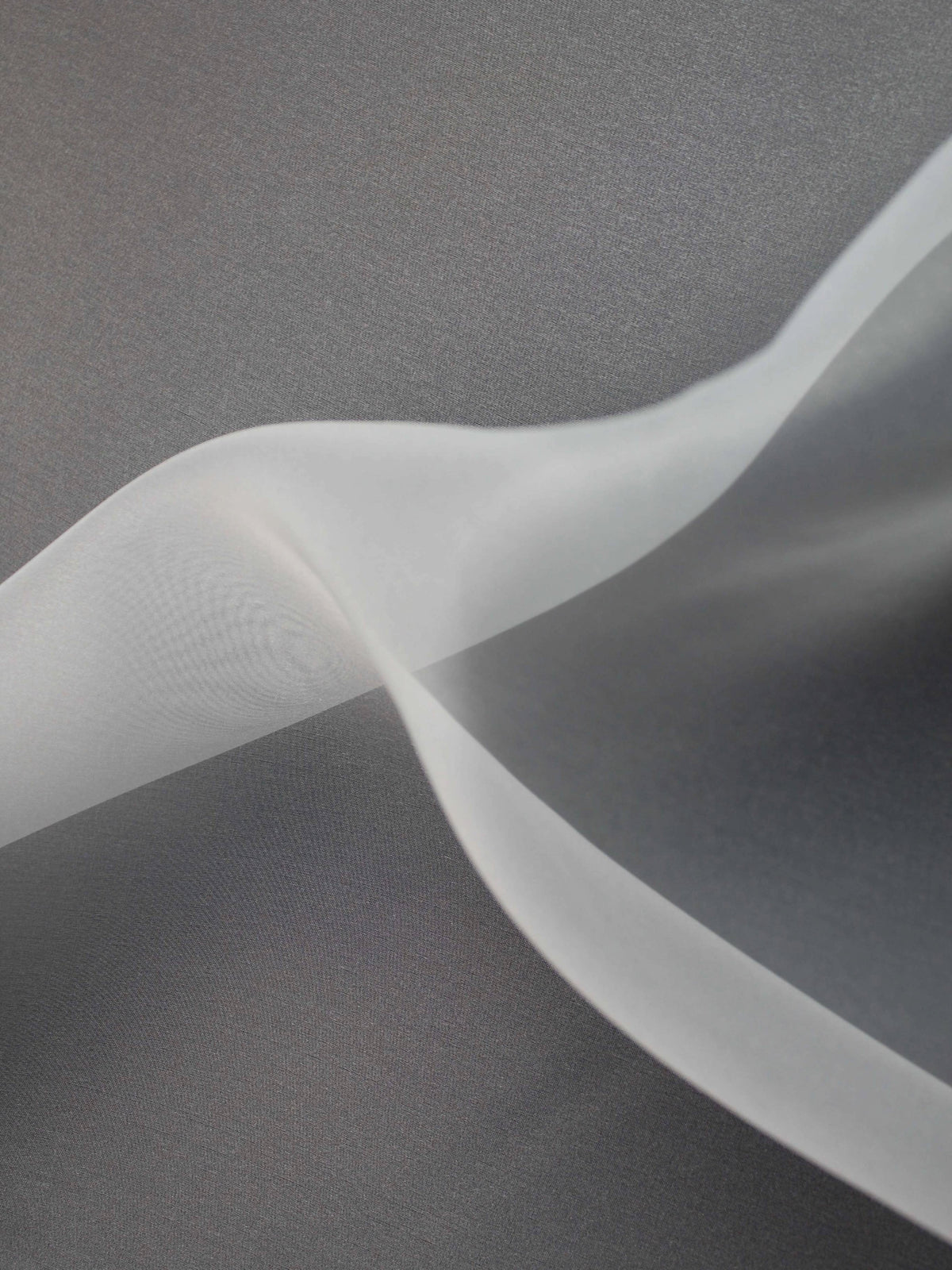 Hellelfenbeinfarbener Poly-Organza - P150