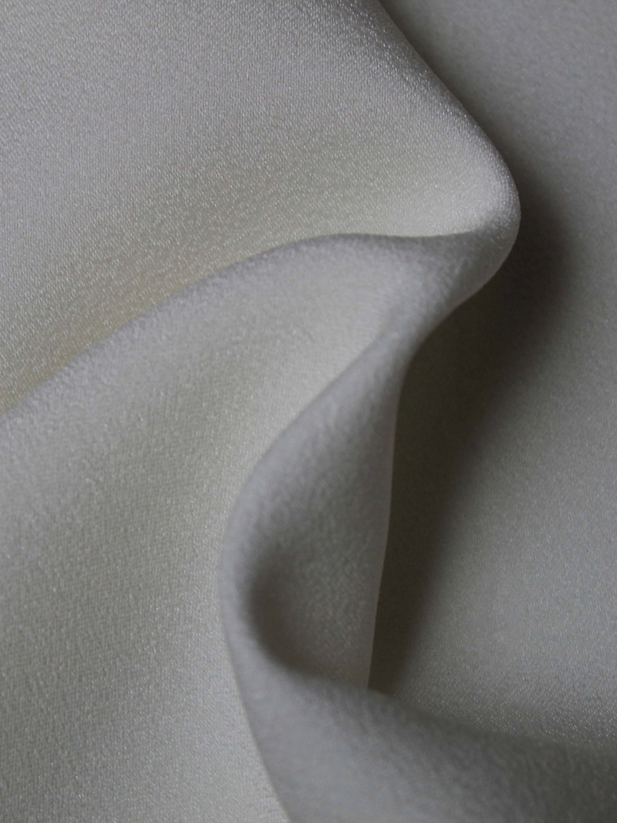 Elfenbeinfarbener Satin-Crêpe - P31W