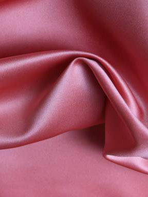 Korallenfarbener Polyester-Duchess-Satin - P42
