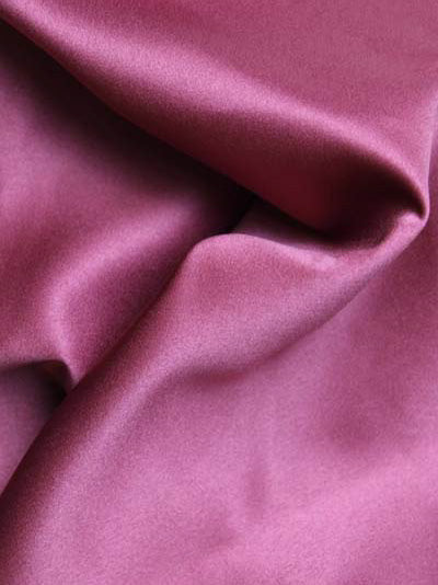 Dunkelrosa Polyester-Satin (Duchesse) - P42