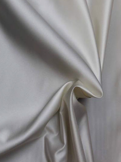 Elfenbeinfarbener Polyester-Duchess-Satin - P42