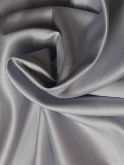 Silberner Polyester-Duchess-Satin - P42