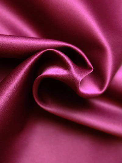 Burgunderfarbener, leichter Duchess-Satin aus Polyester - P44