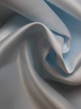 Eisblauer, leichter Duchess-Satin aus Polyester - P44