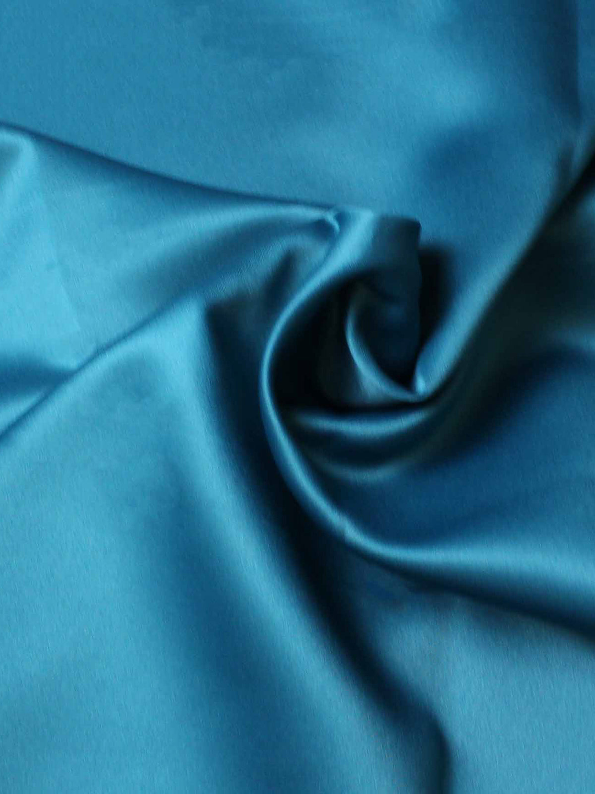 Türkisfarbener, leichter Duchess-Satin aus Polyester - P44