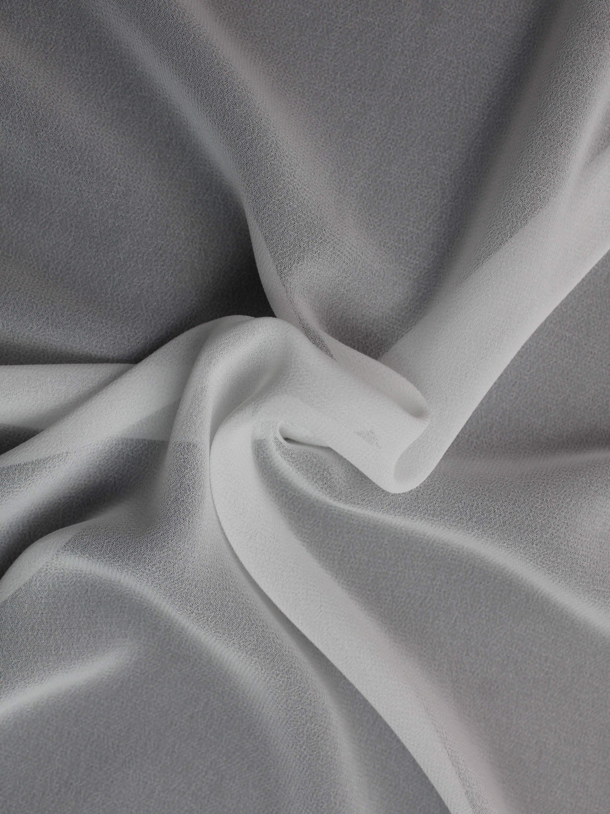 Schwarzer Polyester-Georgette - Silhouette