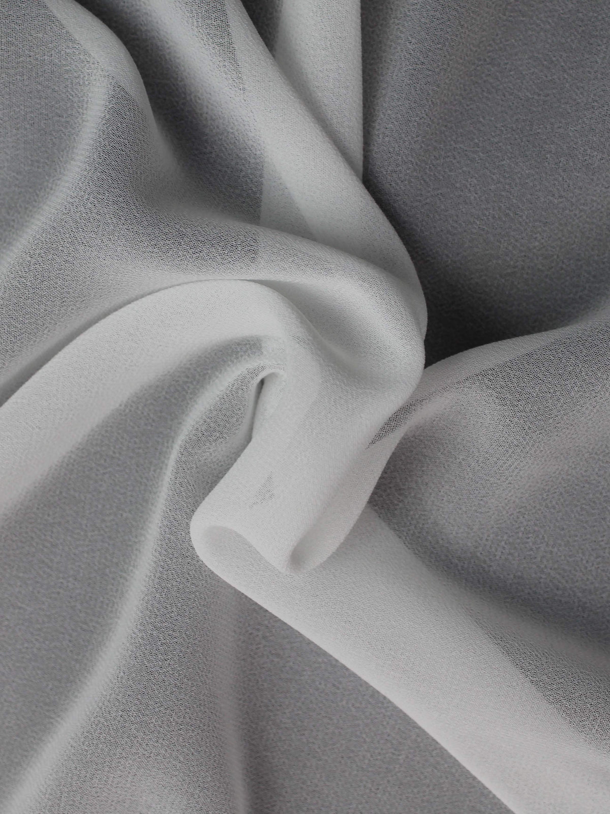 Schwarzer Polyester-Georgette - Silhouette