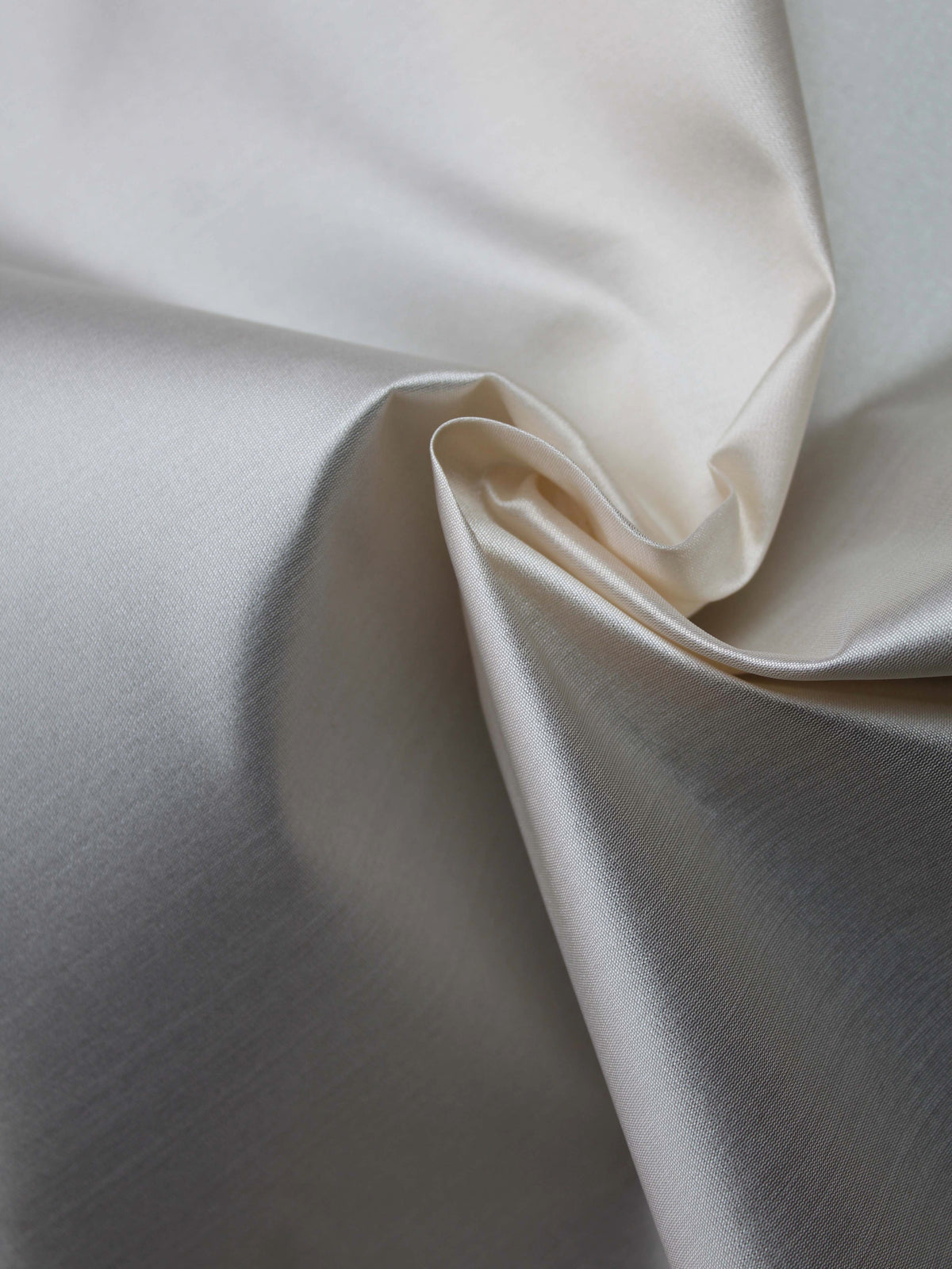 Champagnerseidenmischung Organza-Taft - P607