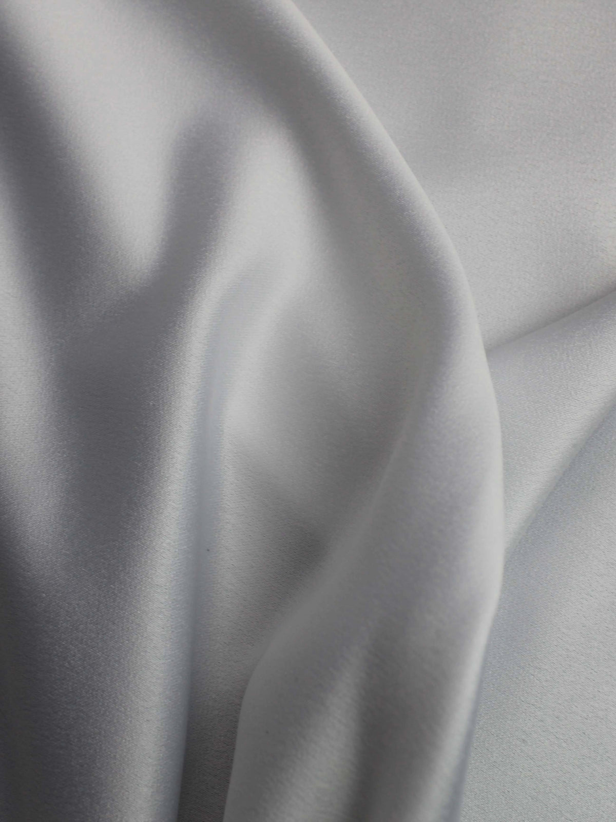 Weißer Polyester-Satin-Crêpe - P60